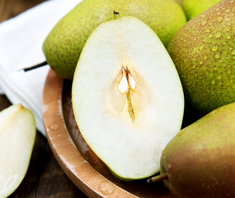 【当季鲜果】新疆红香酥梨3斤装 单果经55mm左右 肉质细嫩香甜多汁