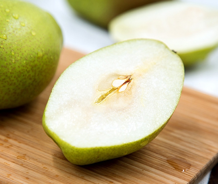 【当季鲜果】新疆红香酥梨3斤装 单果经55mm左右 肉质细嫩香甜多汁